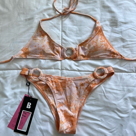 Blackbough Other - Blackbough Swim Creamsicle Bikini ~ TOP SMALL & BOTTOMS MEDIUM